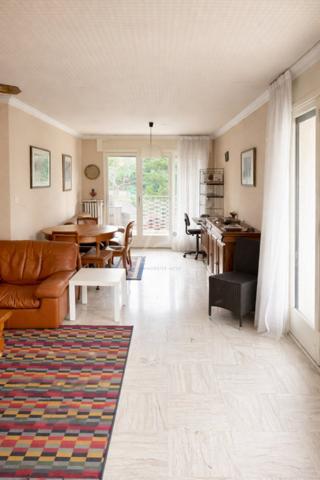 T3/4 avec terrasses cave et parking