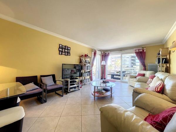 Magnifique 3 pièces à Marina Parc avec cave, parking et garage