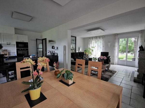 maison située dans le centre de Combourg