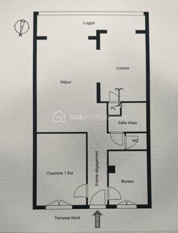 CANNES – BANANE | 65 M² | DERNIER ÉTAGE | TERRASSE 18 M² | 2 CHAMBRES | FORT POTENTIEL LOCATIF
EXCLUSIVITÉ 

À seulement 10 minutes à pied des plages, au cœur du très recherché secteur de la Banane, découvrez ce superbe appartement de 65 m² habitables, situé au 4ᵉ et dernier étage d’un bel immeuble rénové.
Traversant et exposé plein sud, cet appartement entièrement refait à neuf bénéficie d’une belle luminosité et d’une configuration particulièrement adaptée à un investissement d'habitation principale ou locatif.

UN APPARTEMENT ENTIÈREMENT RÉNOVÉ

L’appartement se compose d’une grande pièce à vivre lumineuse et climatisée, d’une cuisine américaine entièrement aménagée, d'une salle de douche et de toilettes indépendants, d'une grande chambre climatisée avec placard et d'un bureau actuellement utilisé en chambre avec fenêtres double vitrage et volets électriques.
Il bénéficie également d’une belle loggia fermée et d’une remarquable terrasse extérieure de 18 m², véritable prolongement de l’espace de vie.

Une télévision est installée dans chaque pièce, un équipement particulièrement adapté à la location.
Les prestations sont soignées : sols en carrelage blanc, nombreuses prises électriques et appartement entièrement rénové, prêt à vivre ou à louer.

DES MENUISERIES NEUVES ET UNE COPROPRIÉTÉ SANS TRAVAUX À PRÉVOIR

Autre atout majeur : les baies vitrées en double vitrage ont été remplacées cette année, apportant confort thermique, isolation et luminosité.
La copropriété a également fait l’objet d’importants travaux d’entretien récemment :

● Parties communes entièrement rénovées cette année
● Ravalement de façade réalisé récemment
● Aucun travaux de copropriété à prévoir

Un véritable avantage pour un acquéreur, et notamment pour un investisseur souhaitant maîtriser ses dépenses et bénéficier d’un bien immédiatement exploitable.
Une cave complète le bien. Idéal pour stocker ses affaires personnelles en cas de location saisonnière.
Dans la cour de la copropriété, des places de stationnement libres permettent également de se garer.

UN EMPLACEMENT PRIVILÉGIÉ
À proximité immédiate des commerces, transports, écoles, lycées et de la gare, et à seulement 10 minutes à pied des plages, il offre une localisation idéale pour un investissement à Cannes.

DES CHARGES PARTICULIÈREMENT MAÎTRISÉES

● Charges de copropriété : environ 460 € par trimestre
● Électricité : environ 67 € par mois

RECAPITULATIF 
● 65 m2 habitable + 18 m2 de terrasse
● 4ᵉ et dernier étage avec ascenseur
● Exposition plein sud
● Appartement traversant
● Climatisation réversible
● Baies vitrées double vitrage neuves
● Cave
● Place de parking libre dans la cours
● Aucun travaux de copropriété à prévoir

UN INVESTISSEMENT CLÉ EN MAIN
Emplacement recherché, 65 m² habitables, deux chambres, terrasse de 18 m², dernier étage, exposition plein sud, rénovation complète, menuiseries neuves, copropriété récemment rénovée et absence de travaux à prévoir : un ensemble d’atouts particulièrement recherché sur le marché cannois.
Un appartement clé en main, offrant un excellent potentiel locatif et idéal pour un investisseur souhaitant acquérir un bien dans la Banane de Cannes avec des charges maîtrisées et sans travaux importants à anticiper.
À visiter rapidement.