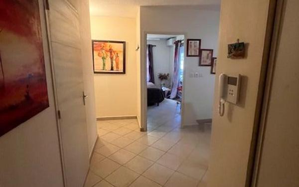 Appartement à vendre    3 pièces • 59,42 m2 Les Abymes