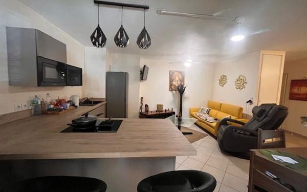 Appartement à vendre    3 pièces • 59,42 m2 Les Abymes