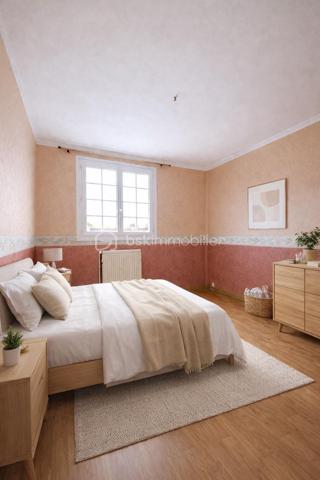 EXCLUSIVITE BSK IMMOBILIER. 
OPPORTUNITE A SAISIR.

Venez découvrir cette maison mitoyenne 5 PIECES  ( 85M2 environ ) +  UN SOUS  SOL TOTAL HORS SOL  (45M2 environ avec possibilité de faire une cuisine d été, bureau, salle de jeux)   , ideale pour une famille,  située dans un environnement paisible et recherché.
 Résidence la CHEVAUCHEE DE balizy- 
Composée: d une entrée avec rangements, cuisine aménagée et équipée,  séjour/ salon lumineux et  traversant parqueté,
wc séparé.
 A l étage: dégagement, 3 chambres parquetées, grande salle d'eau avec wc. 
 
SOUS SOL TOTAL : buanderie, cellier de 45 M2 en plus avec accès au jardinet clos.
Petite terrasse devant et à l arrière.
Jardinet clos de 140M2 avec chalet de jardin. 

LES + 
Combles (pour rangements)
Fenêtres PVC double vitrage, volets roulants électriques  récents.
A proximité des transports en commun ( TRAM T12, RER C) , écoles et commerces.

 Maison entretenue saine mais RAFRAICHISSEMENT A PREVOIR. 

Certaines photos ont été générées par IA afin de mieux vous projeter dans le potentiel du bien. 

A VISITER SANS TARDER.