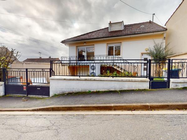 GAGNY, maison familiale de 130m², 9 pièces
