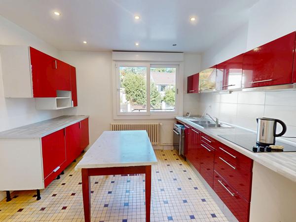 GAGNY, maison familiale de 130m², 9 pièces