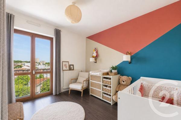 Appartement T3 à vendre  3 pièces - 69,96 m 2   BRUGES  - 33