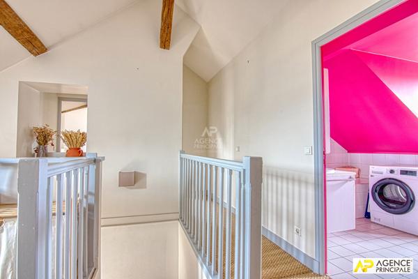 Versailles Saint-Louis appartement 7 pièces en duplex 165.38 m² au sol situé au 2ème et 3ème étage d'un immeuble 18ème avec 2 caves et parking en option 1 320 000 € ** - Référence 27050