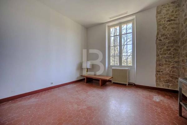 Mas en pierre des années 20, à vendre à Mougins