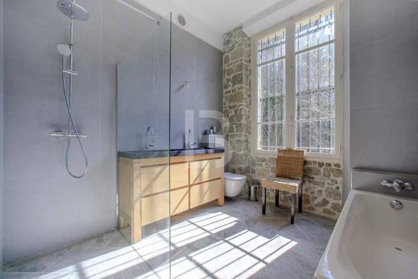 Mas en pierre des années 20, à vendre à Mougins
