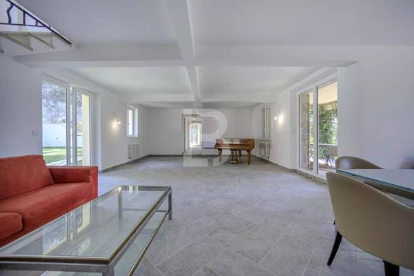 Mas en pierre des années 20, à vendre à Mougins