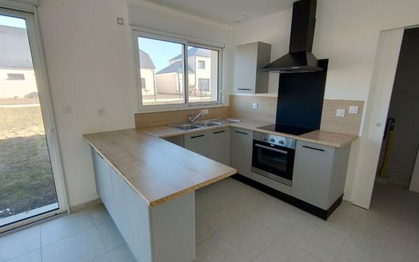 Maison à louer    5 pièces •  Ormes