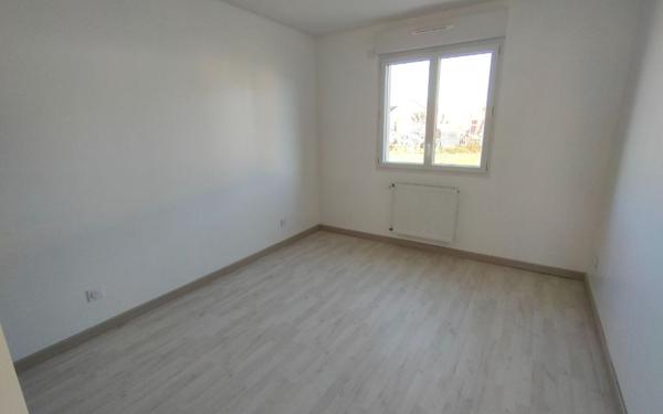 Maison à louer    5 pièces •  Ormes