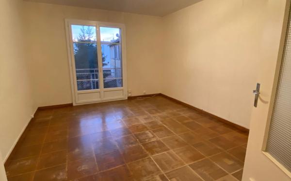 Appartement à vendre    4 pièces • 74,86 m2 Salon-de-Provence