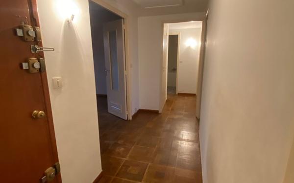 Appartement à vendre    4 pièces • 74,86 m2 Salon-de-Provence