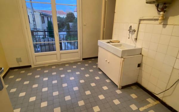 Appartement à vendre    4 pièces • 74,86 m2 Salon-de-Provence