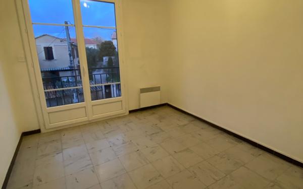 Appartement à vendre    4 pièces • 74,86 m2 Salon-de-Provence