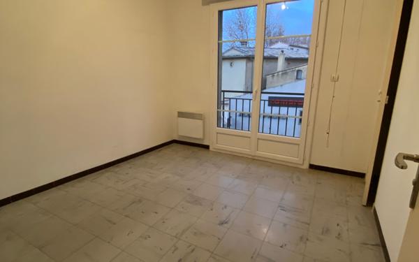Appartement à vendre    4 pièces • 74,86 m2 Salon-de-Provence
