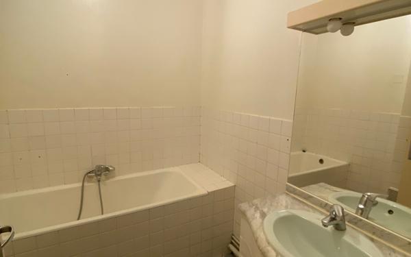 Appartement à vendre    4 pièces • 74,86 m2 Salon-de-Provence