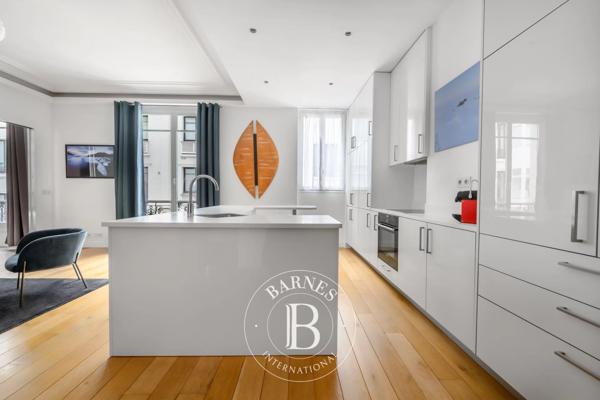 Paris 8ème, Appartement  58 m² à vendre