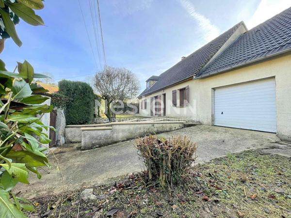 CHAUMONT EN VEXIN maison individuelle de 123 m² / salon séjour de 60 m² / 3 chambres / garage