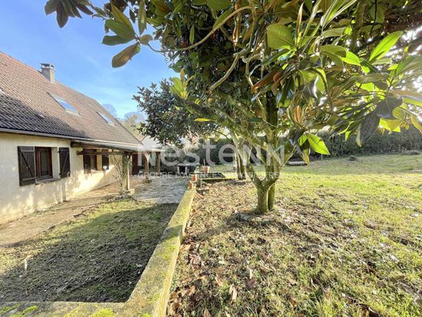 CHAUMONT EN VEXIN maison individuelle de 123 m² / salon séjour de 60 m² / 3 chambres / garage