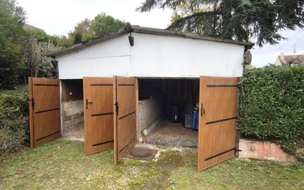 Stationnement à louer    24 m2 Les Mureaux