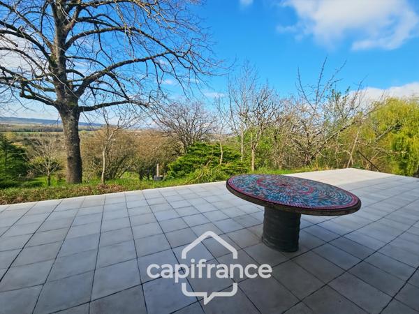 Maison de plain-pied, 4 pièces et jolie vue, dans un environnement calme