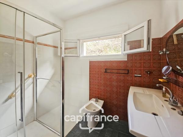 Maison de plain-pied, 4 pièces et jolie vue, dans un environnement calme