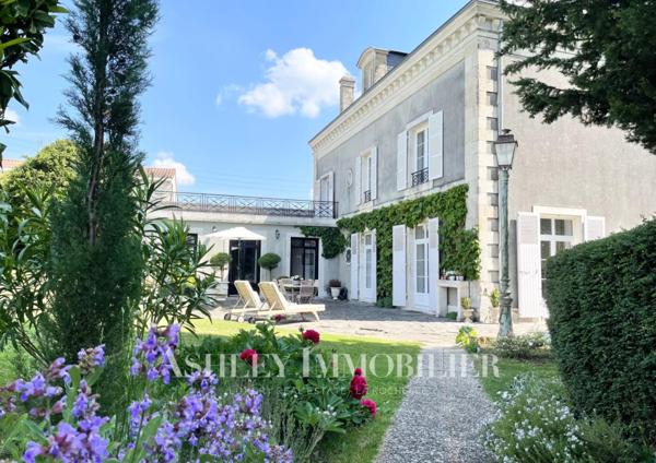 NIORT MAGNIFIQUE MAISON DE MAITRE