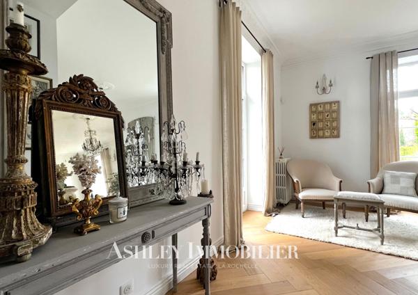 NIORT MAGNIFIQUE MAISON DE MAITRE