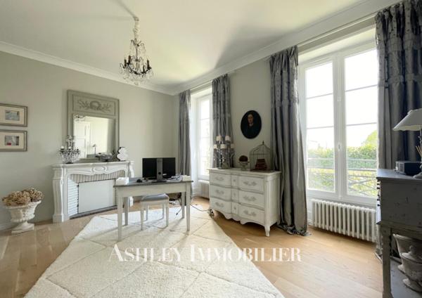 NIORT MAGNIFIQUE MAISON DE MAITRE