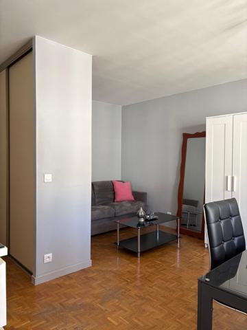 Jacobins, studio de 32 m2 en étage élevé.