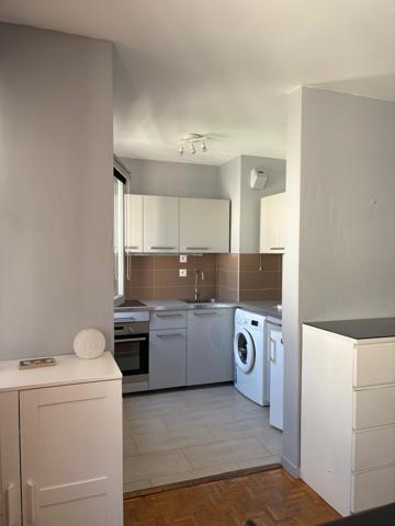Jacobins, studio de 32 m2 en étage élevé.