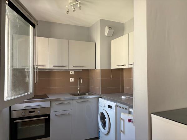 Jacobins, studio de 32 m2 en étage élevé.