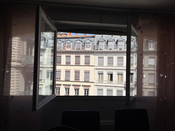 Jacobins, studio de 32 m2 en étage élevé.