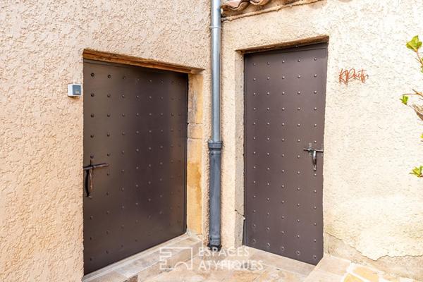 Ancien cuvage de 1850 à la rénovation contemporaine avec dépendances et piscine