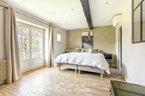 Ancien cuvage de 1850 à la rénovation contemporaine avec dépendances et piscine