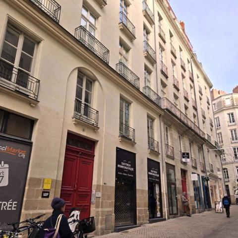 Appartement 2 pièces dernier étage à 100 mètres de la Place Graslin