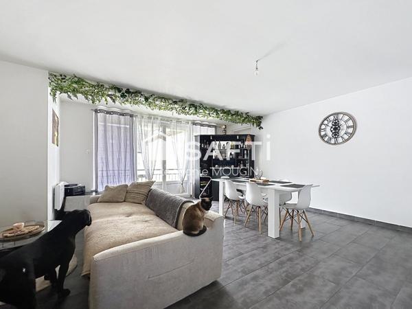 Appartement lumière traversante, 3 ch, garage, exterieur.