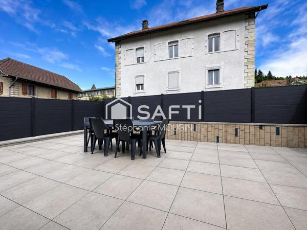 Appartement lumière traversante, 3 ch, garage, exterieur.