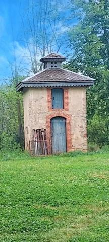 Vente                                                      Maison
                        
                     6 pièces                      160 m2                     à Castres