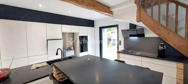 Vente                                                      Maison
                        
                     6 pièces                      160 m2                     à Castres