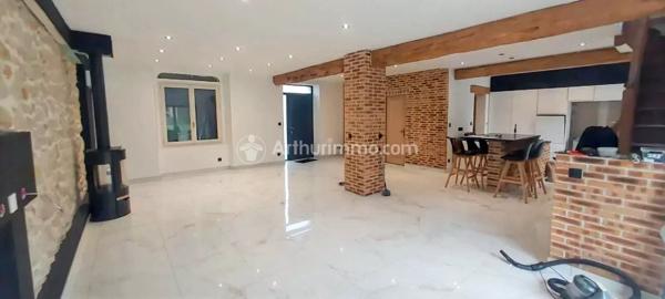 Vente                                                      Maison
                        
                     6 pièces                      160 m2                     à Castres