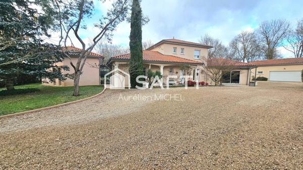 Grande maison familiale 236 m² avec piscine – Calme absolu – À 30 km de Lyon