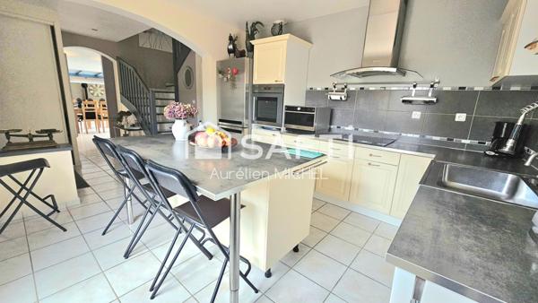 Grande maison familiale 236 m² avec piscine – Calme absolu – À 30 km de Lyon