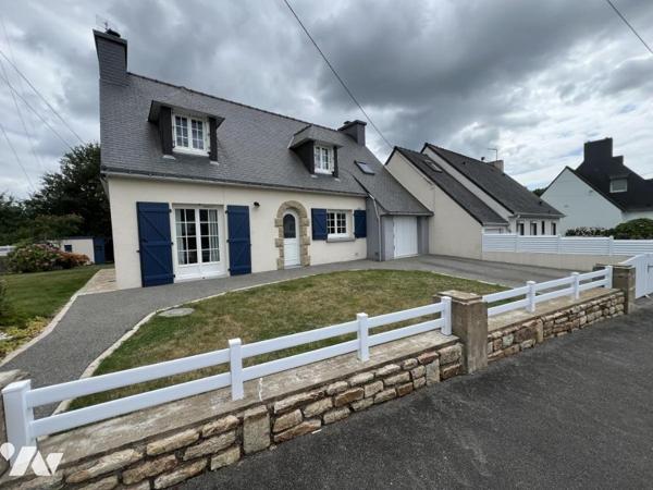 INZINZAC LOCHRIST proche bourg maison de type 7 en parfait état sur 471 M² de terrain