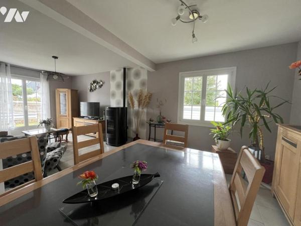 INZINZAC LOCHRIST proche bourg maison de type 7 en parfait état sur 471 M² de terrain