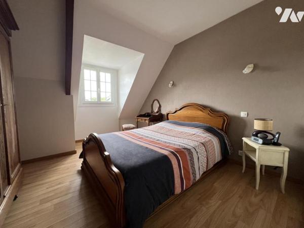 INZINZAC LOCHRIST proche bourg maison de type 7 en parfait état sur 471 M² de terrain