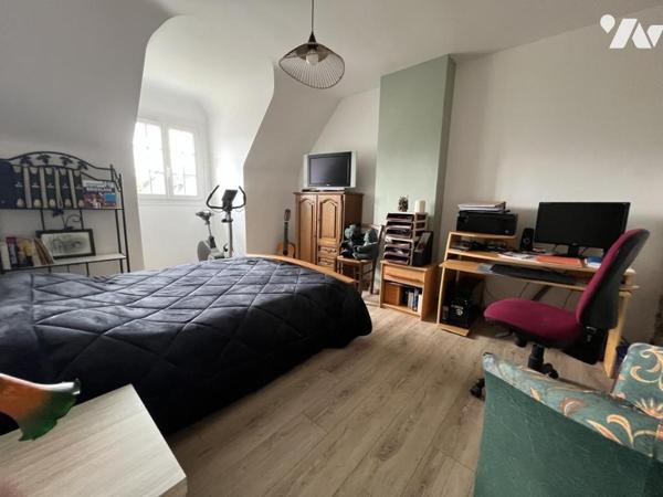 INZINZAC LOCHRIST proche bourg maison de type 7 en parfait état sur 471 M² de terrain