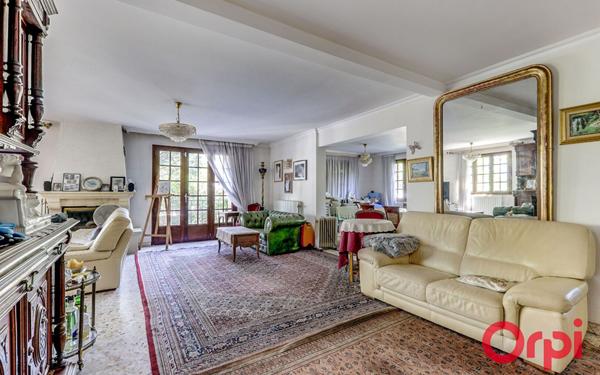 Maison à vendre    6 pièces •  Villeneuve-la-Garenne